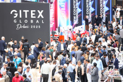 Record-breaking crowds gather at GITEX.jpg